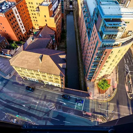 Hilltop Serviced Apartments - Deansgate Manchester Exterior photo