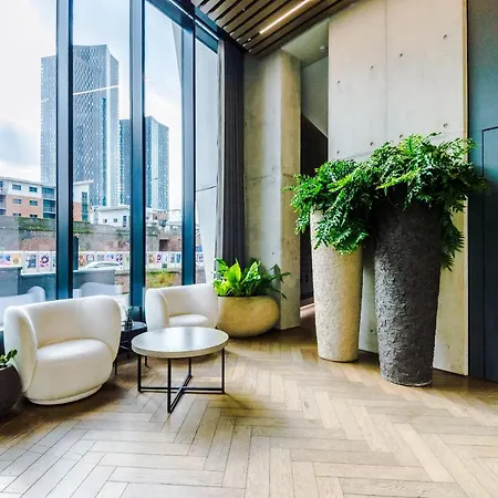 Hilltop Serviced Apartments - Deansgate Manchester Exterior photo