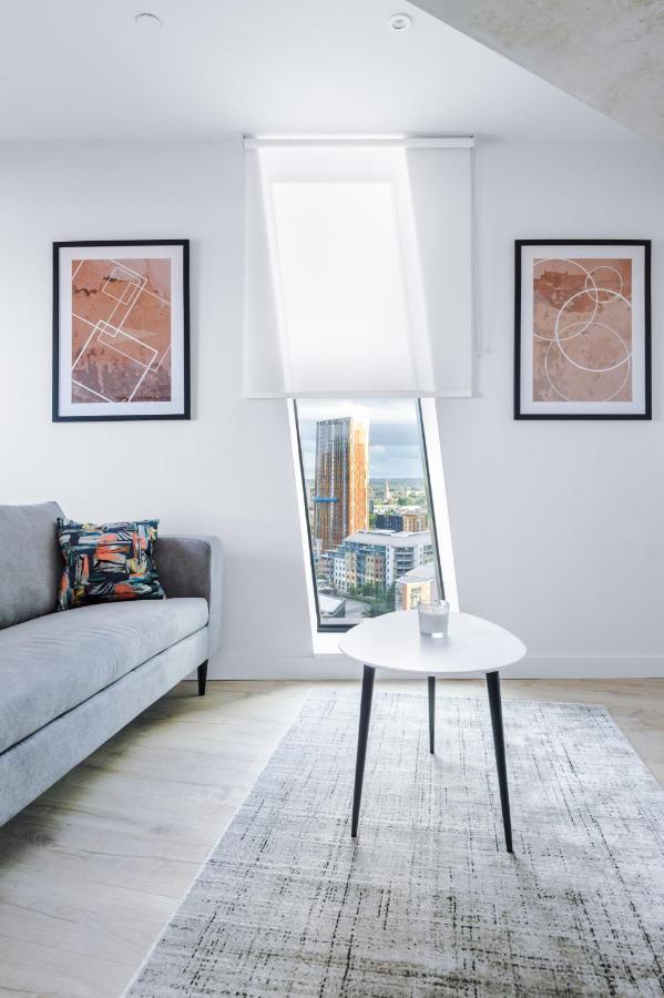 Hilltop Serviced - Deansgate Apartment
