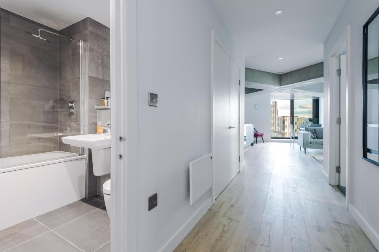Hilltop Serviced - Deansgate Apartment *